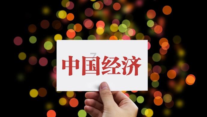 在她的蜡笔旁边英语怎么说呢?-华律网百科日常小知识!