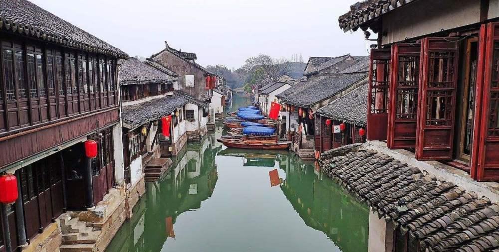 首届“万人旗袍秀 千里江山图”旗袍年会隆重举行
